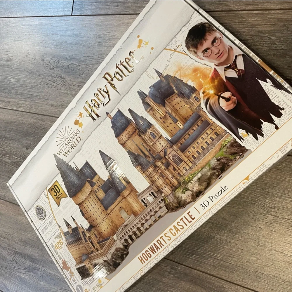 *NEW* Harry Potter Hogwarts Castle 3D Puzzle - Picture 1 of 6